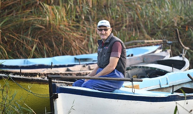 22 yıldır gölden balık tutarak geçimini sağlayan: Doğanın sadık bekçisi