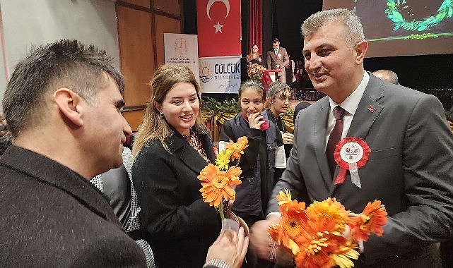 Başkan Sezer’den öğretmenlere çiçekli kutlama
