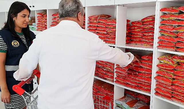 Buca’da dayanışmayı büyüten market Sosyal Market ihtiyaç sahiplerine derman oldu