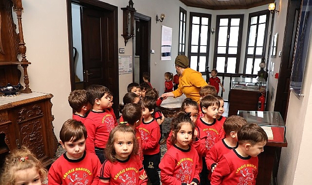 Edremit belediyesi Atatürk kültür evi’ne ziyaretçi akını
