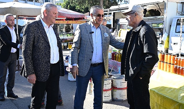 Başkan Topaloğlu’ndan pazar esnafına ziyaret