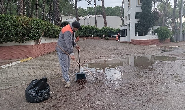 Kemer’de temizlik çalışmaları devam ediyor