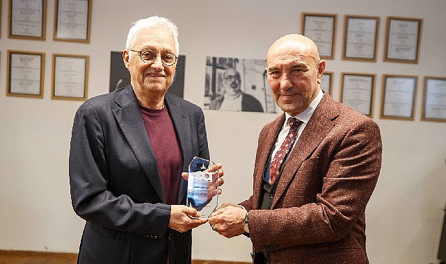 Tarihi Havagazı Fabrikası, Süreyya Berfe ve Orhan Koloğlu’nun kişisel kütüphanelerine ev sahipliği yapıyor