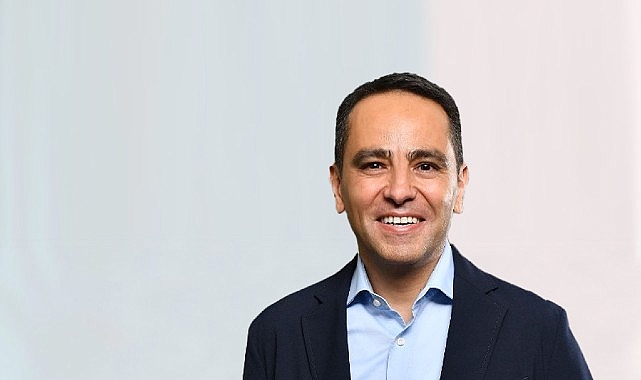 KAREL’de Bayrak Değişimi