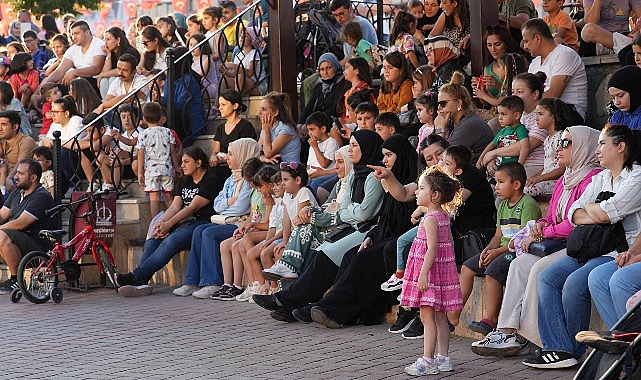 Şehir Tiyatrosu Açık Havaya Çıktı