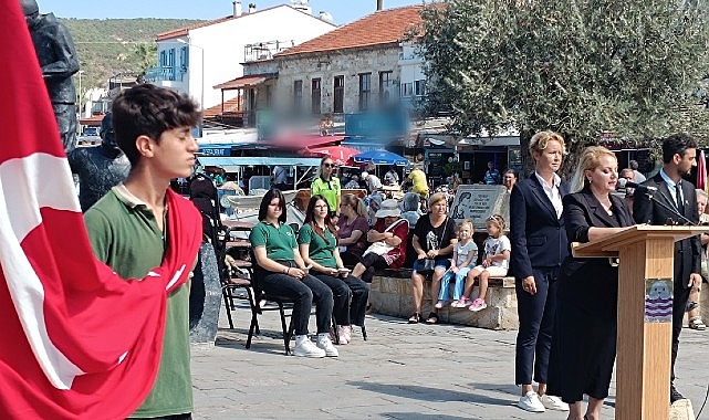 Foça kurtuluşunun 102. yılını kutladı.