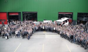 Otokar’ın 30.000’inci Sultan Otobüsü ile 5.000’inci Atlas Kamyonu Üretim Bandından İndi
