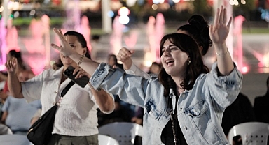 Afak Meydanlı coşturdu, Can Dostlar neşe kattı