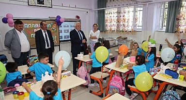 Başkan Şadi Özdemir’den “Okula hoş geldin” hediyesi