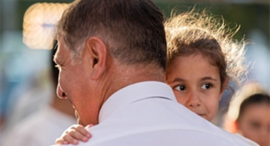 Başkan Tugay çocuklarla buluşmaya devam ediyor