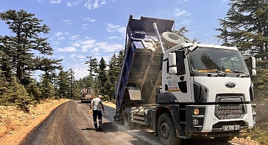 Büyükşehir Belediyesi’nden Toroslar’a asfalt