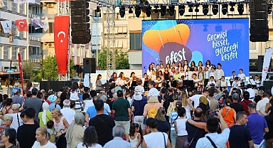 EFEST 2025 renkli görüntülerle başladı