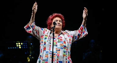 Çim Konserleri’nde Selda Bağcan rüzgarı esti