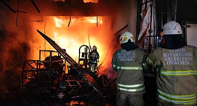 Kemalpaşa’da sanayi sitesinde çıkan yangın kontrol altına alındı