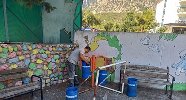 Kemer Belediyesi’nden okullarda temizlik çalışması