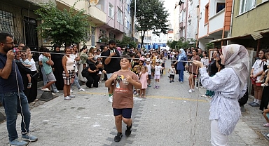 Küçükçekmece’de Binlerce Çocuk ‘Sokakta Oyun Var’ ile Yaz Tatilinin Tadını Çıkarttı