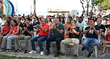 Milli heyecan için dev ekran kuruldu