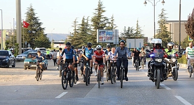 İnegöl’de Zaferden Kurtuluşa Bisiklet Turu Düzenlendi