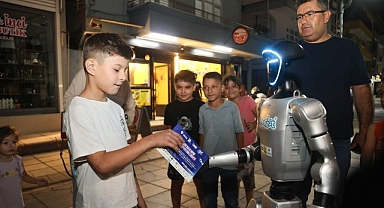 İnsansı Robot Canik Sokaklarında