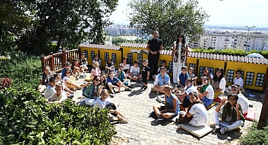 Osmangazi Belediyesi geleceğin tiyatrocu ve arkeologlarını yetiştiriyor