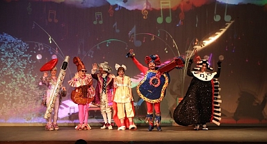 Süreyyya Operası 30 Ağustos Zafer Bayramı’nda Çocuk Sesleriyle Yankılandı