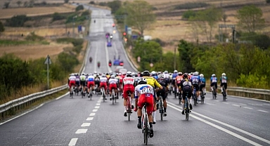 Tour of İstanbul’un Arnavutköy-Arnavutköy Etabı’nda Yağmur Geleneği Devam Etti