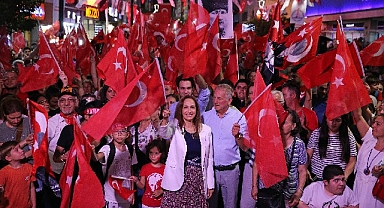 Yılmaz Özdil ve Korcan Karar Karşıyaka’da!