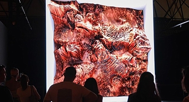 İzmir Enternasyonal Fuarı’nda Atatürk ve Refik Anadol sergilerine büyük ilgi