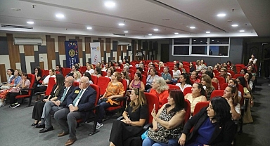 Ayvalık’ın, 15 Eylül kurtuluşunun 103’üncü yılı kente yakışır bir atmosferde kutlandı