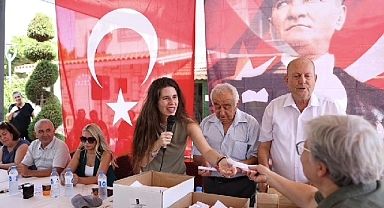 Başkan Denizli, Çeşme’de 32 yıllık tapu sorununu çözdü