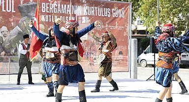 Bergama’nın Kurtuluşu törenlerle kutlandı