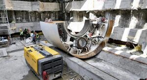 Dev köstebeklerden 2’sinin daha montajı başladı