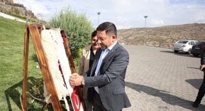 “İlmek İlmek Türkiye” Projesinde Son İlmeği Başkan Rasim Arı Attı