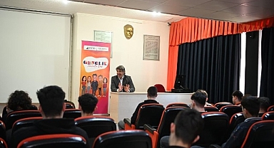 Başkan Kocaman “Gençlik Seninle Var” Programında Öğrencilerle Buluştu