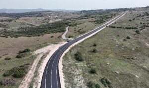 Akçaova Grup Yolu’nda 9,7 kilometrelik ilerleme