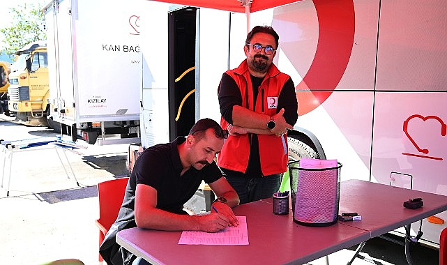 Kemer Belediye personelinden kan bağışı